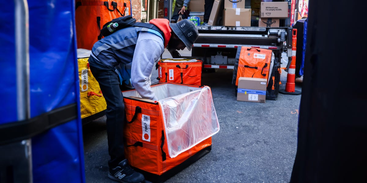 Amazon plans to hire 300K+ US seasonal, part-time, and full-time workers for the upcoming holiday shopping season, up 20% YoY, paying $20-$24/hour on average