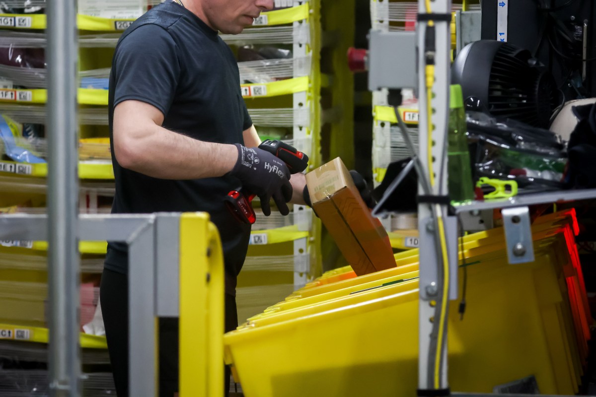 Amazon says it is raising its minimum hourly pay for eligible full-time US operations workers by $1, taking it to $20 per hour, and gives them new banking tools