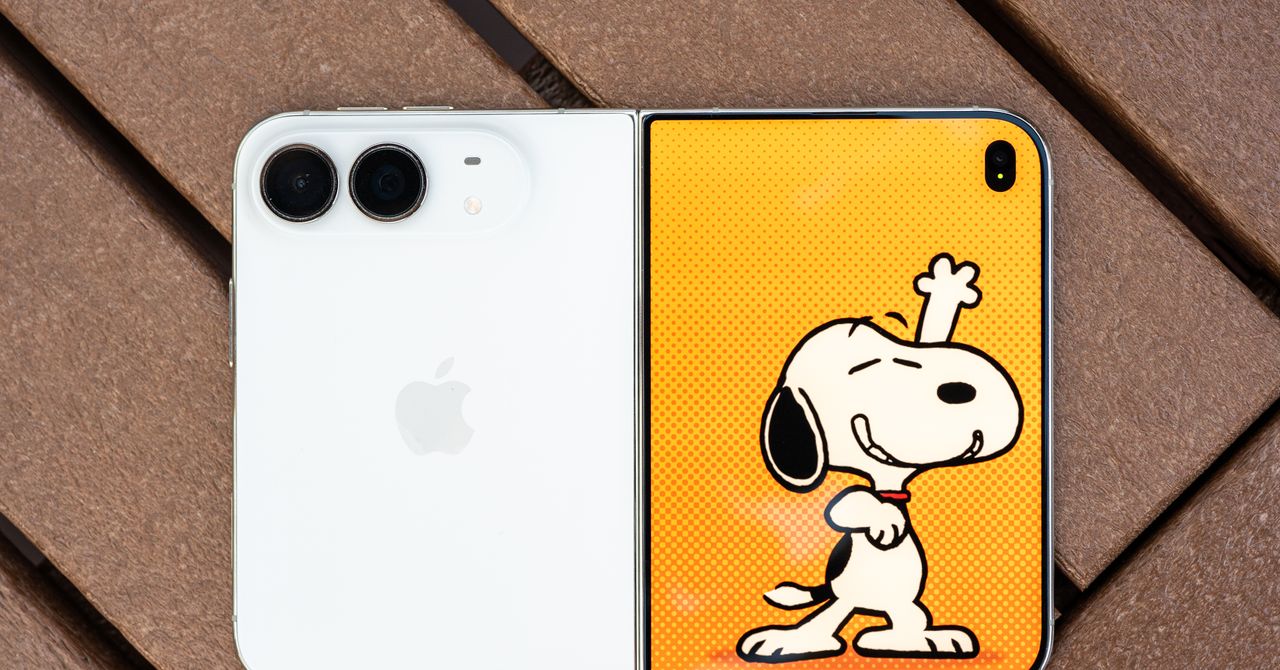 Apple says it plans to add Reachability to the iPhone Duo later in 2026, helping users with small hands more easily access the left or right edges of the screen