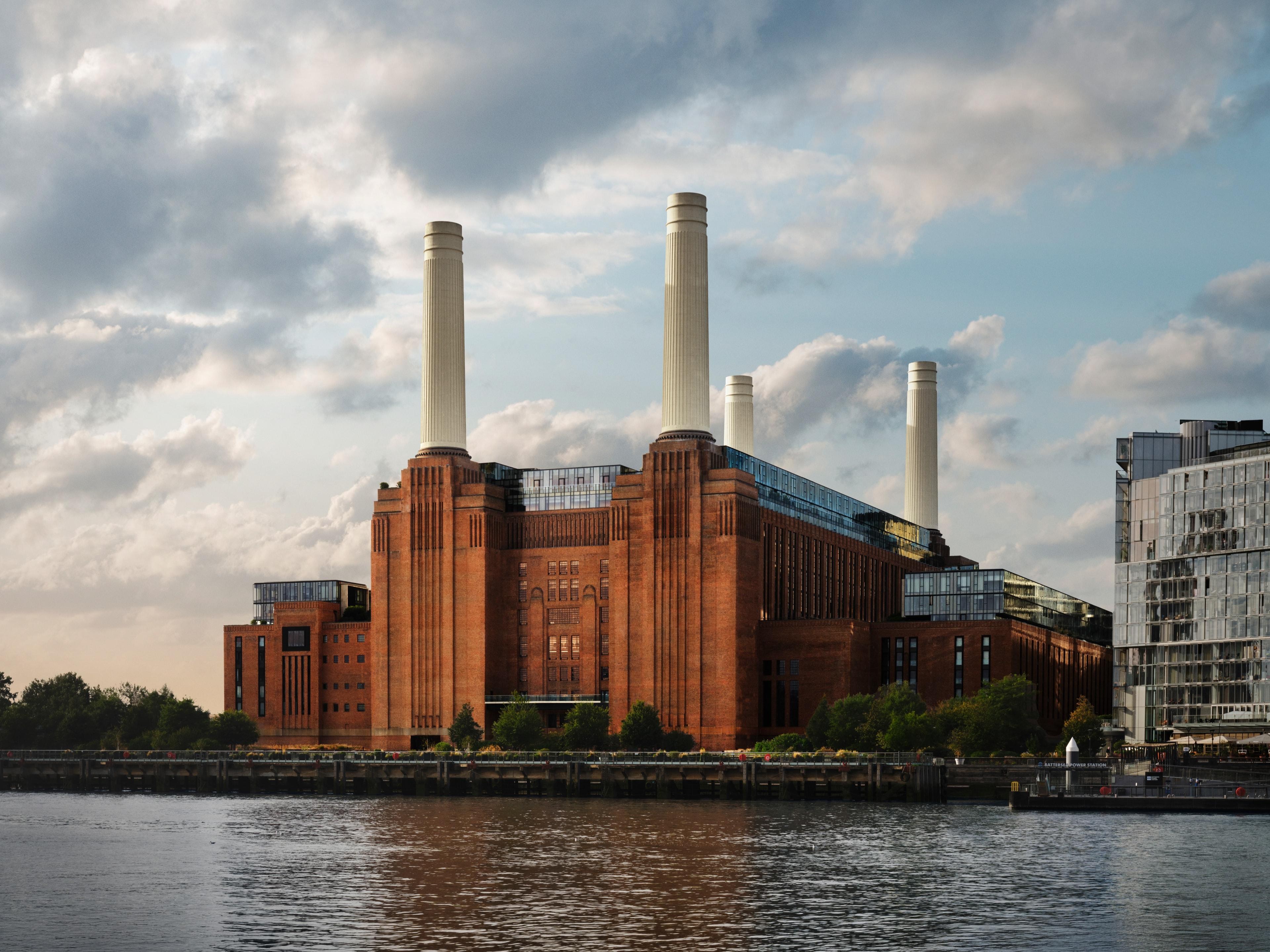 Apple unveils Apple Music Hall, a 600-person live music venue built in its London headquarters at Battersea Power Station with two recording and mixing studios