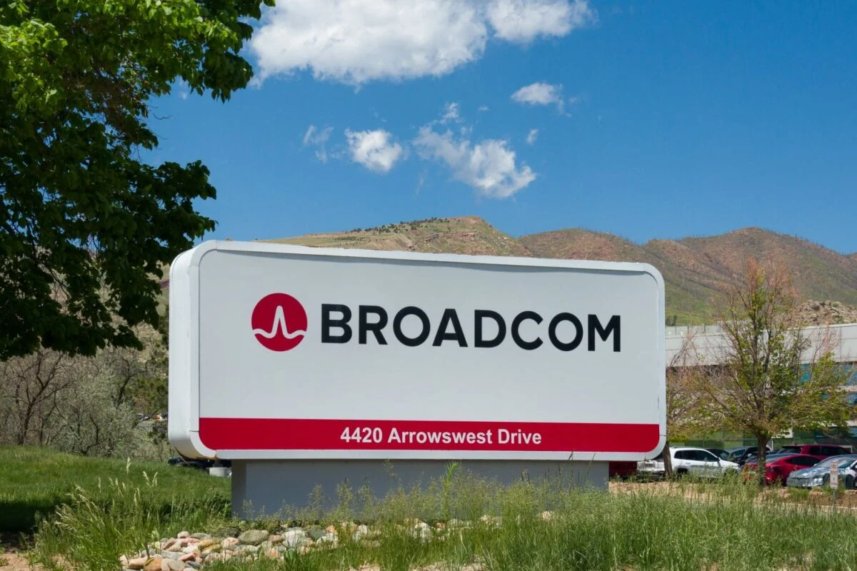 Broadcom is in talks with a group of lenders to raise $60B+ in debt for an AI chip financing deal that will benefit Anthropic and other companies