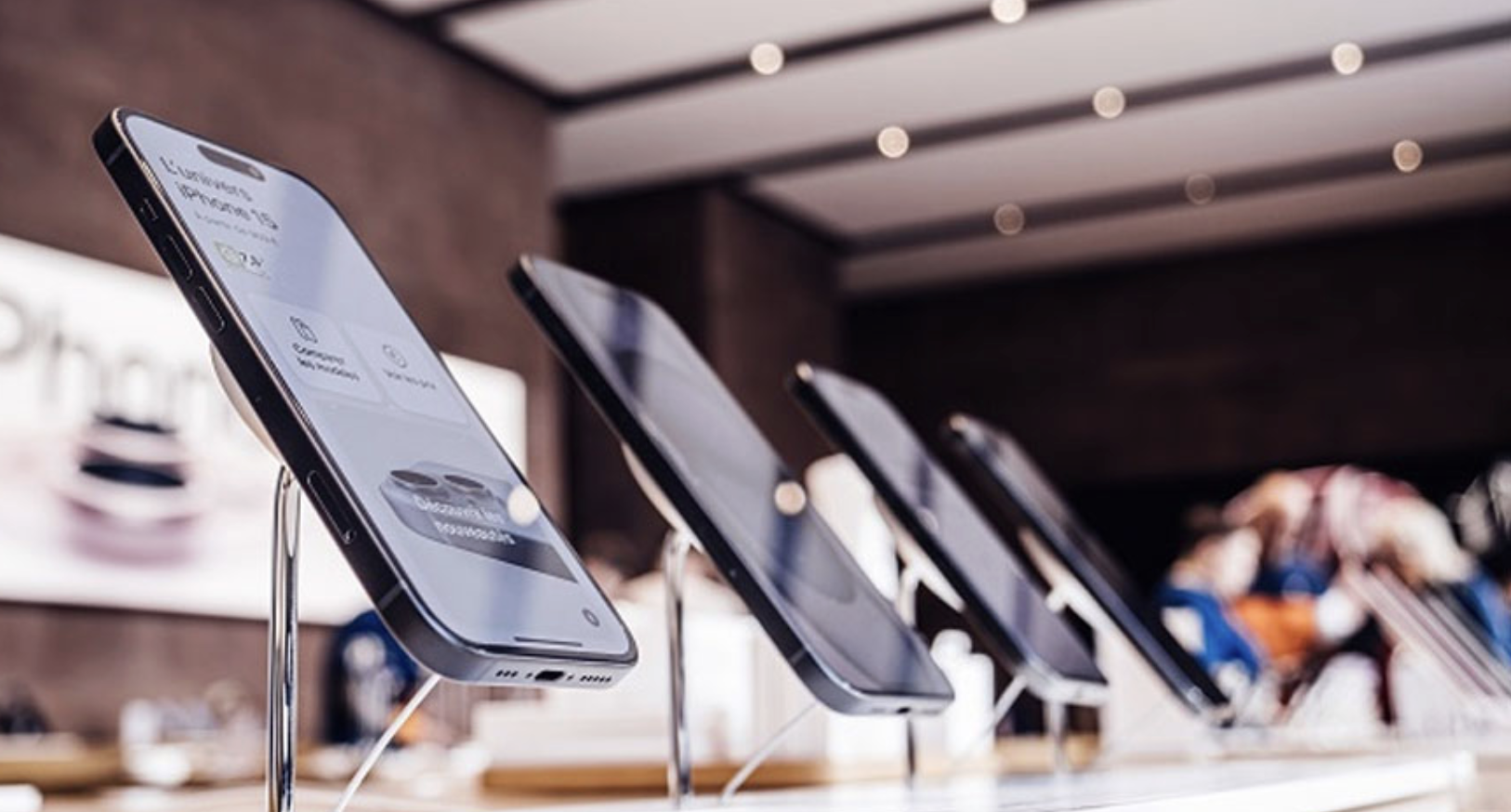 IDC: China's Q3 smartphone shipments fell 15.4% YoY to 57.9M units, the sixth straight quarter of decline; Huawei led with a 21% share and Apple had 17.8%