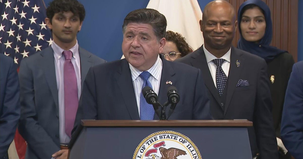 Illinois Governor JB Pritzker signs SB 315, a bill requiring annual third-party safety audits of leading AI companies; OpenAI and Anthropic backed the bill