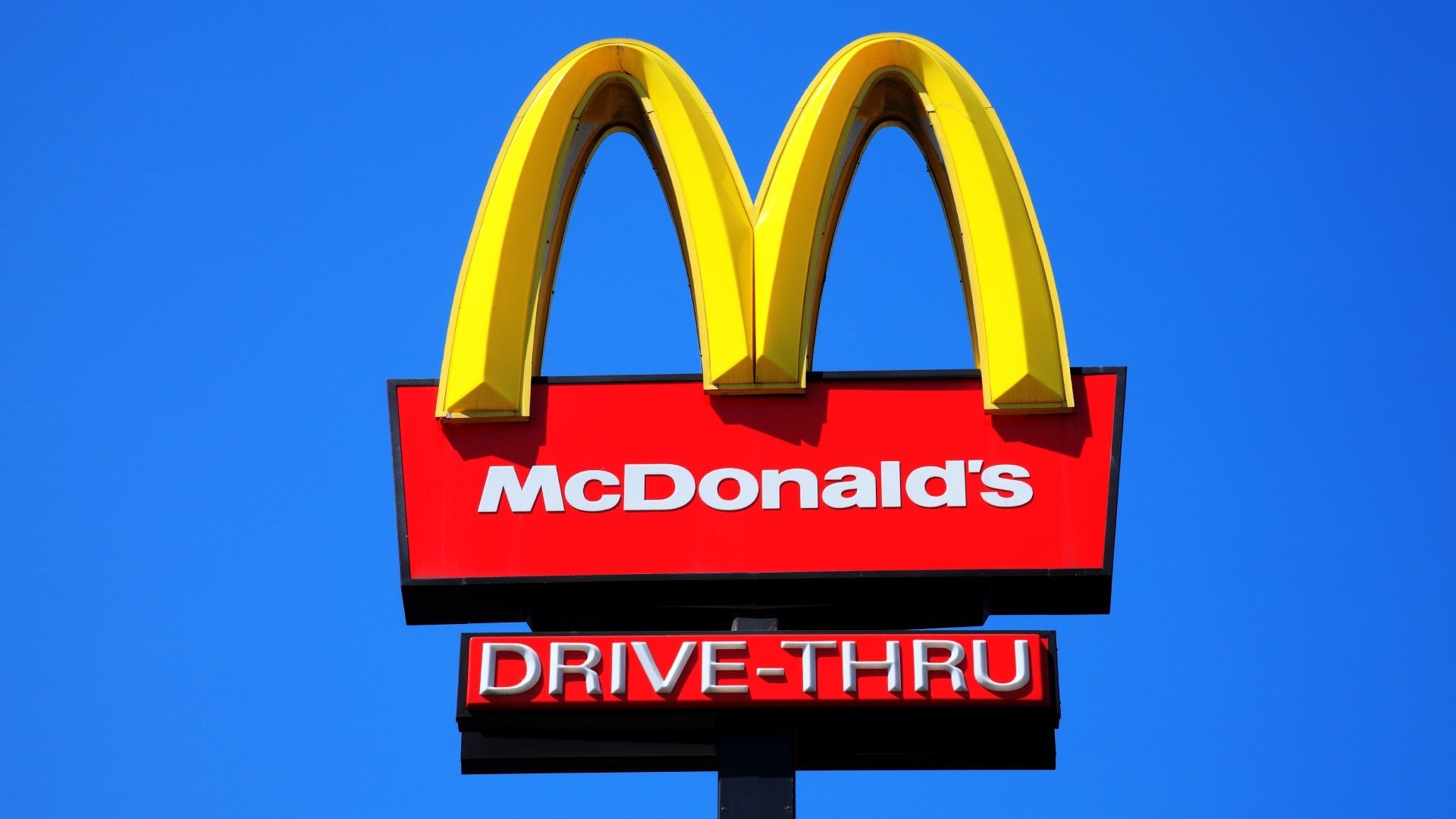 Investigation: McDonald's is utilizing an AI pricing engine across nearly 14,000 restaurants to generate location-specific "optimal prices" for menu items
