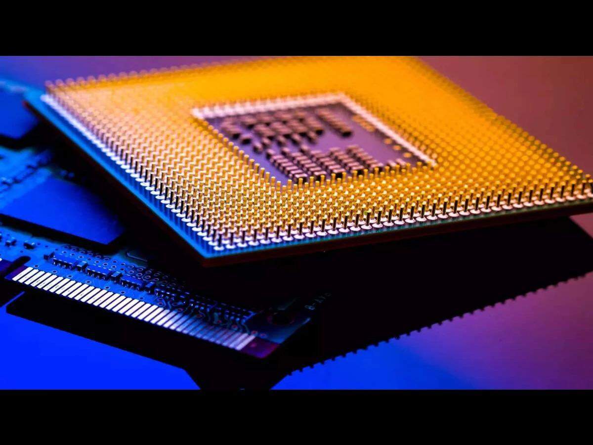 Qualcomm says it has extended its global licensing pact with Apple, starting in April 2027; the partnership has been shaped by an April 2019 settlement