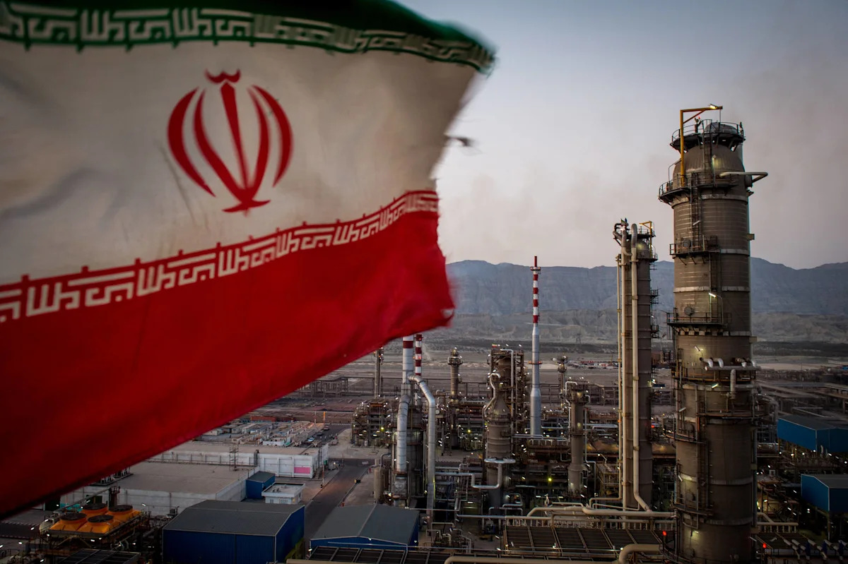 Senator Blumenthal-led report: Tether's USDT is central to Iran's shadow banking system; 87% of 757 "terrorism"-related wallets predominantly transacted in USDT
