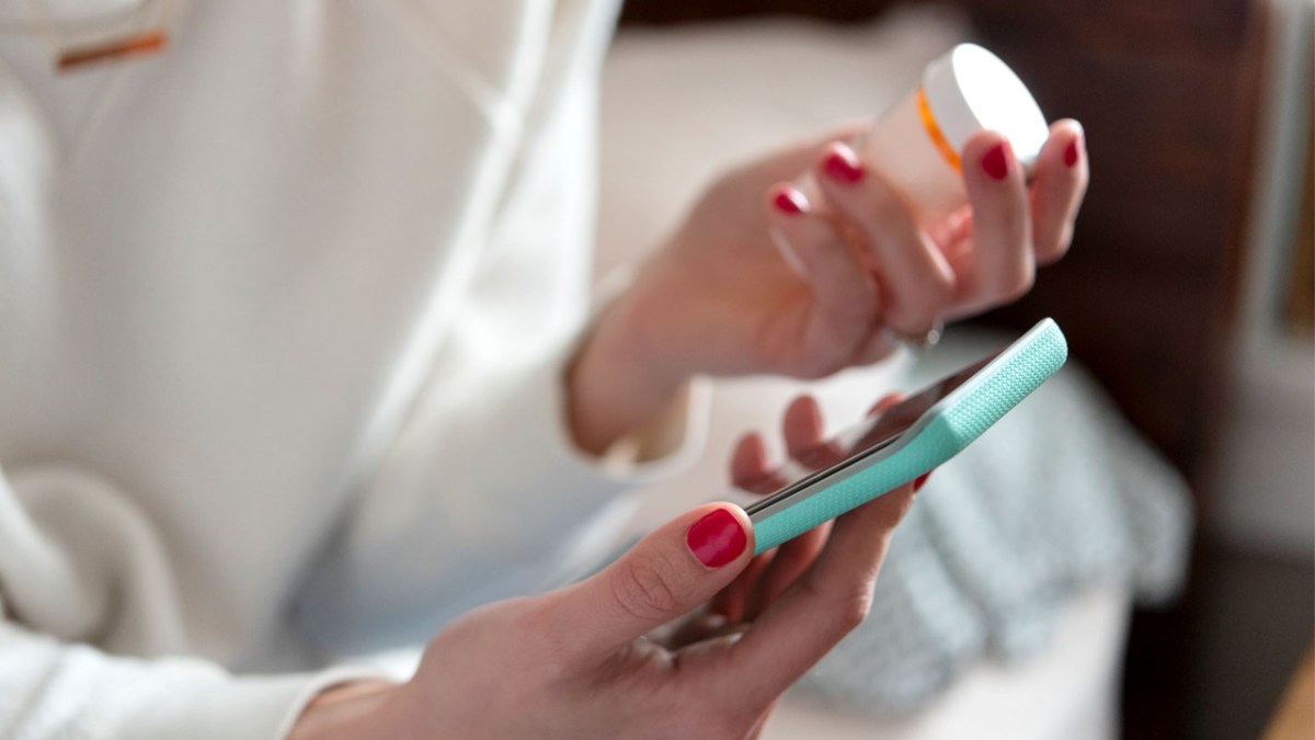 Survey: 28% of Americans use AI chatbots to get health information quickly, 25% to figure out symptom causes, and 22% to get health information at no cost