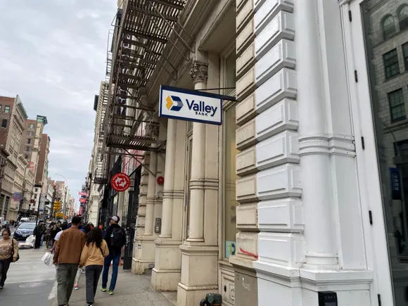 Valley National Bancorp agrees to acquire New Jersey-based Bluevine, which provides digital banking and payments services for 175K SMBs in the US, for $340M